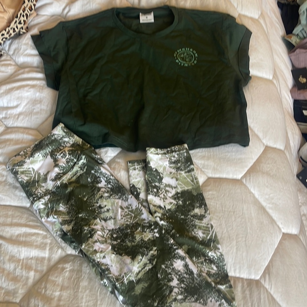 Gymshark leggings and crop